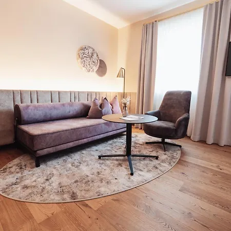 Schachner ماريا تافري