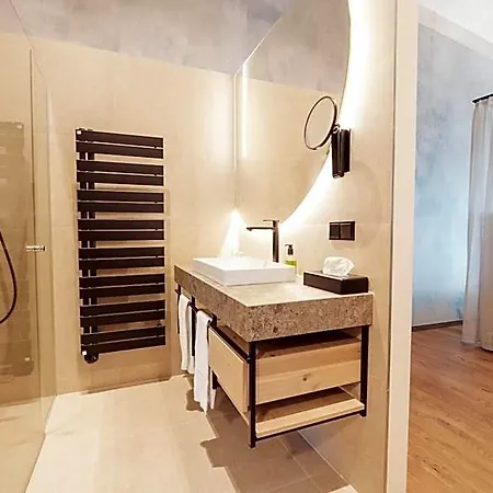 Schachner 4*