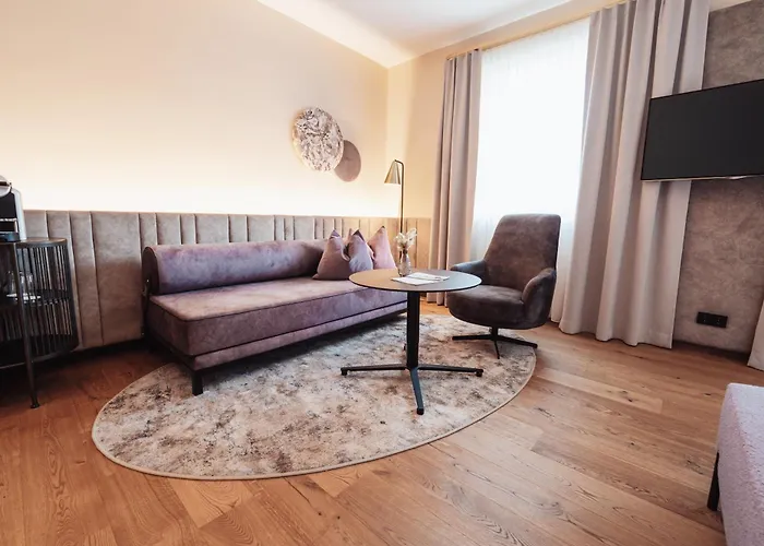 Schachner ماريا تافري